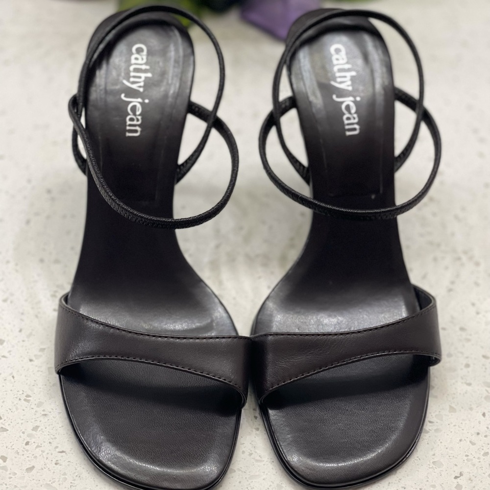 Cathy Jean Pumps.   Color: Dark Brown.   Size: 8.5.   Excellent Condition